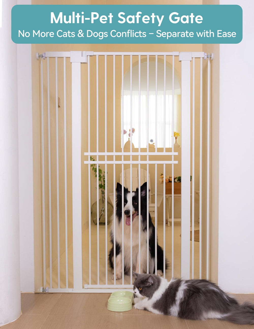 No Pawblems double-lock design enables secure one-handed operation.