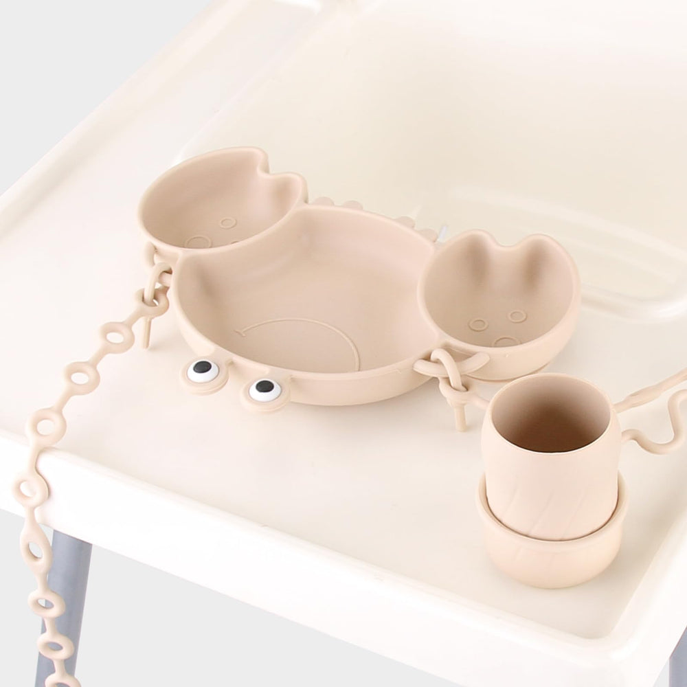 Nohlerlife kid-friendly-pattern set enhances interest during meals.
