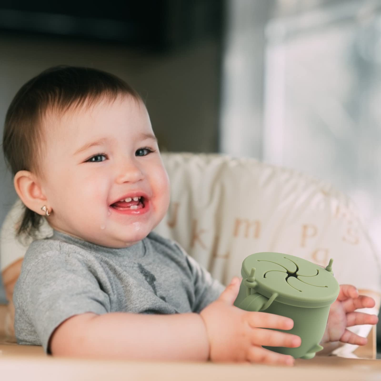 Nohlerlife duck-shaped snack cup in bright colors brightens snack time.