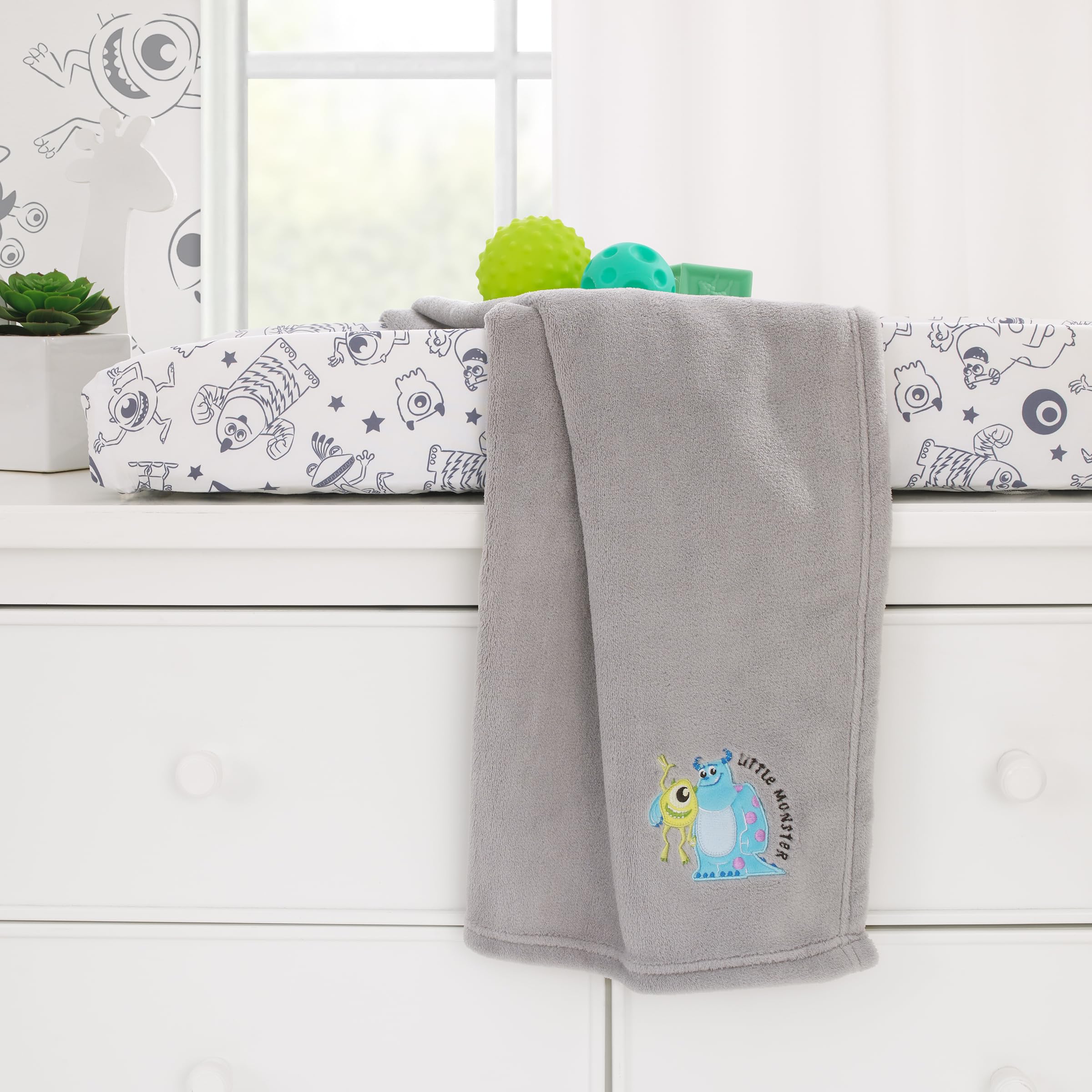 30x40 inch size is ideal for cuddling at home or on the go