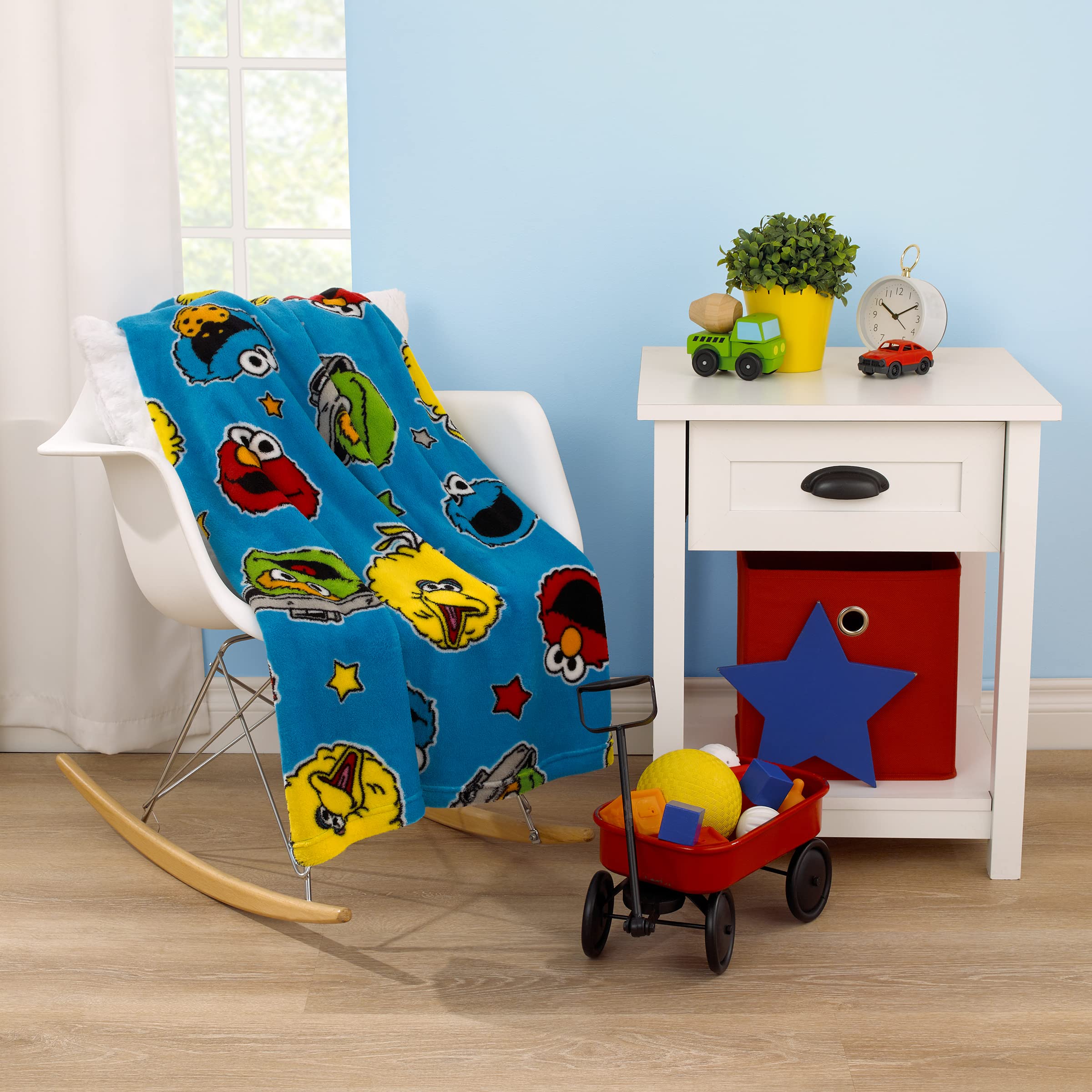 NoJo Sesame Street blanket shows Cookie Monster for playful naptime moments.