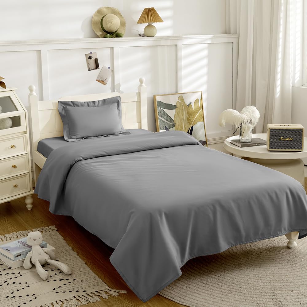 NookZuzu cozy nursery scene highlights practical toddler bedding.