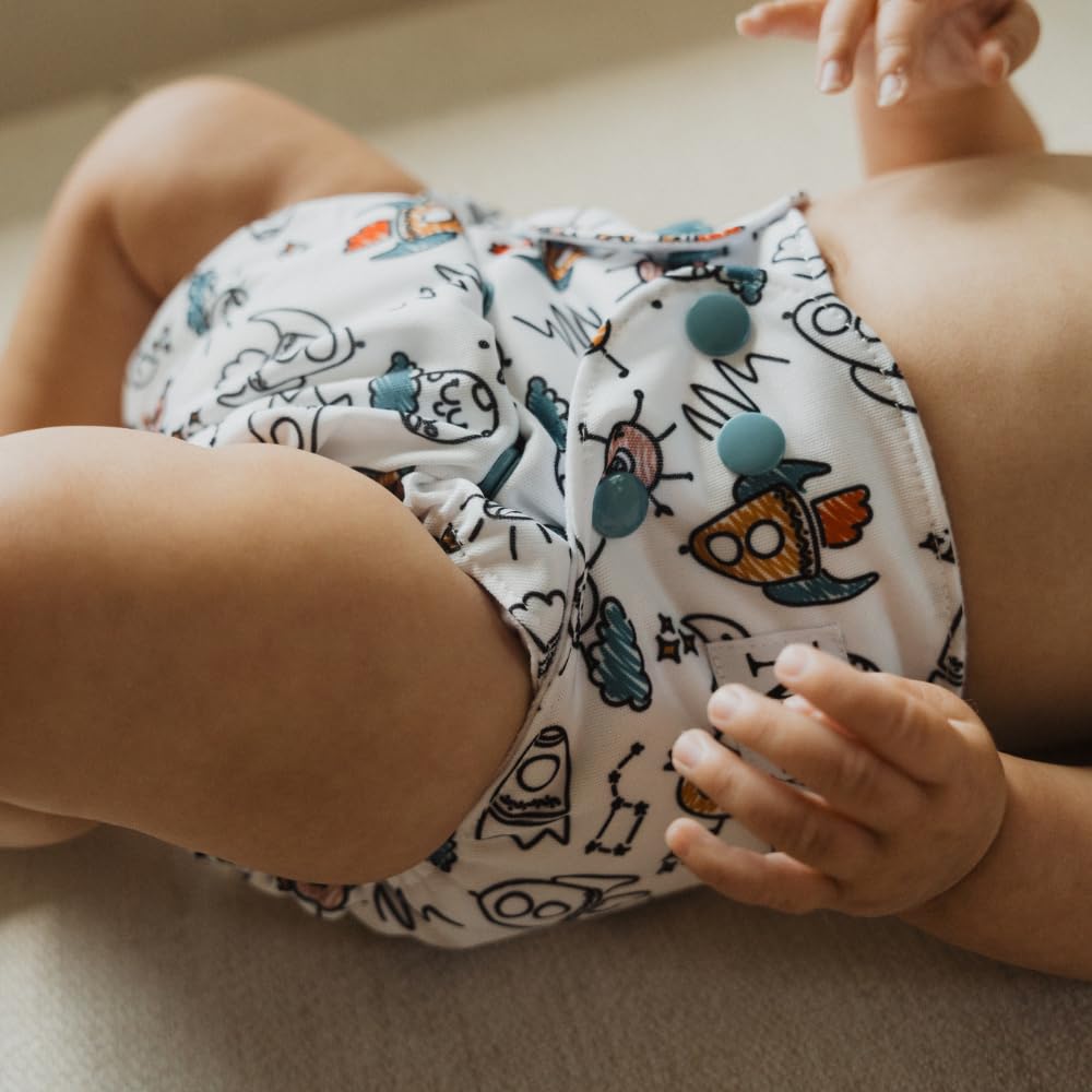 Nora's Nursery fits babies 10–35 pounds for extended use.