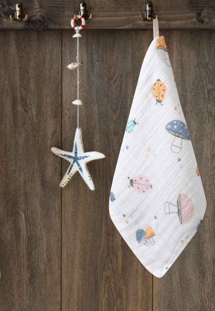 norinori Baby Msulin Washcloths come in a six-pack for ready-to-use baby essentials.