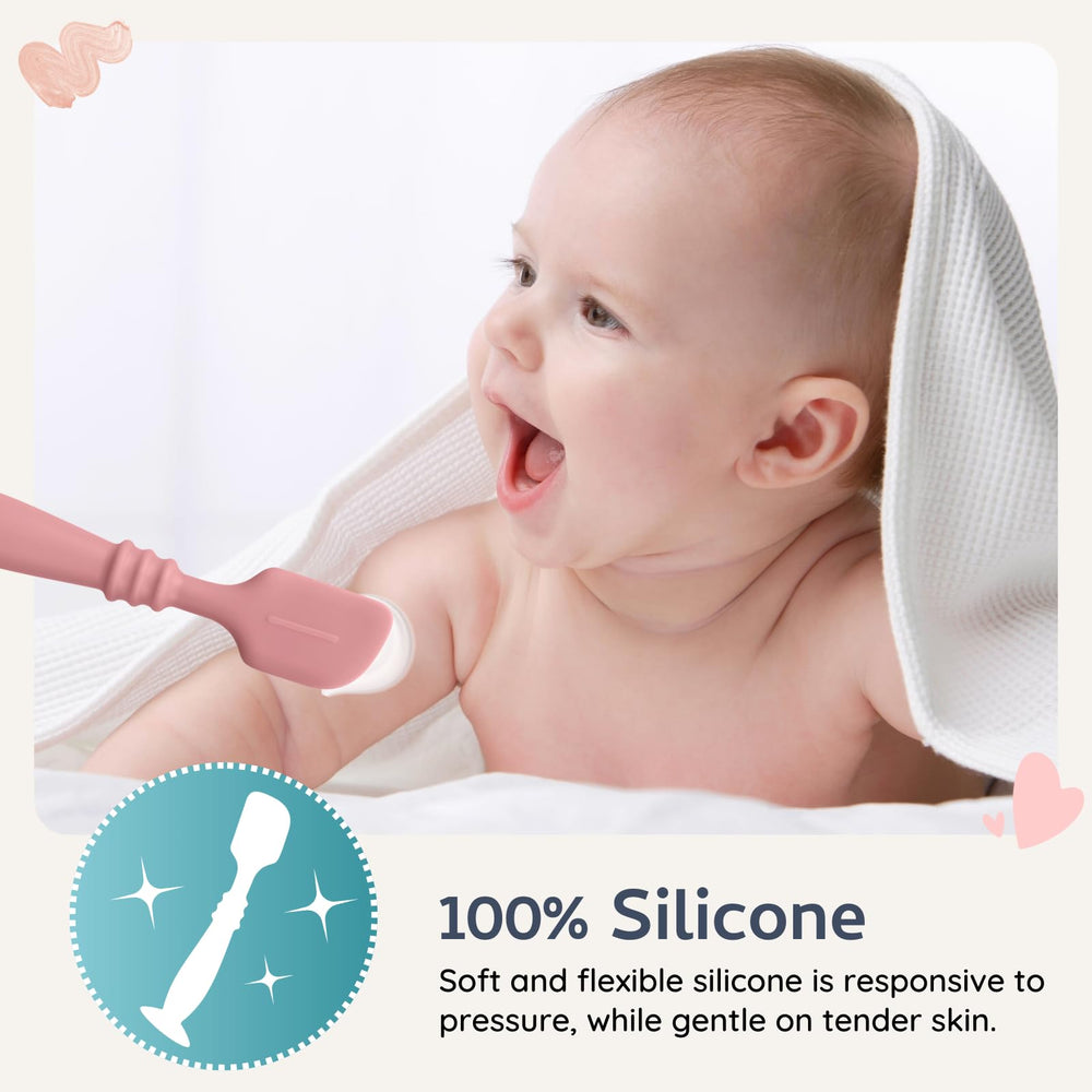 Nothomme soft silicone brush ensures hygienic cream application on baby's skin.