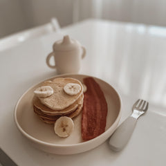 noüka flat plate dishwasher safe for quick cleanup after meals.