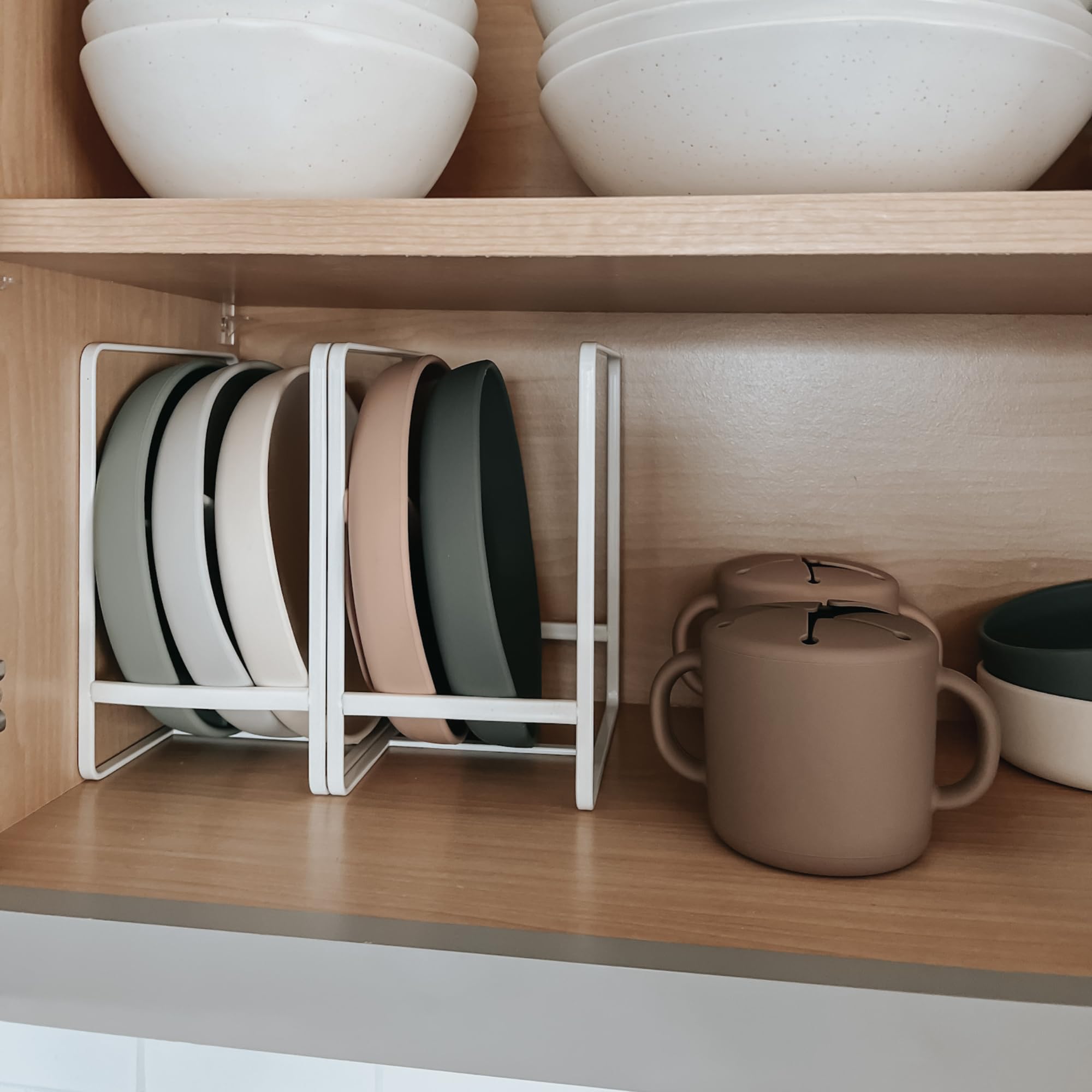 noüka flat plate made from food-grade silicone free from BPA and phthalates.