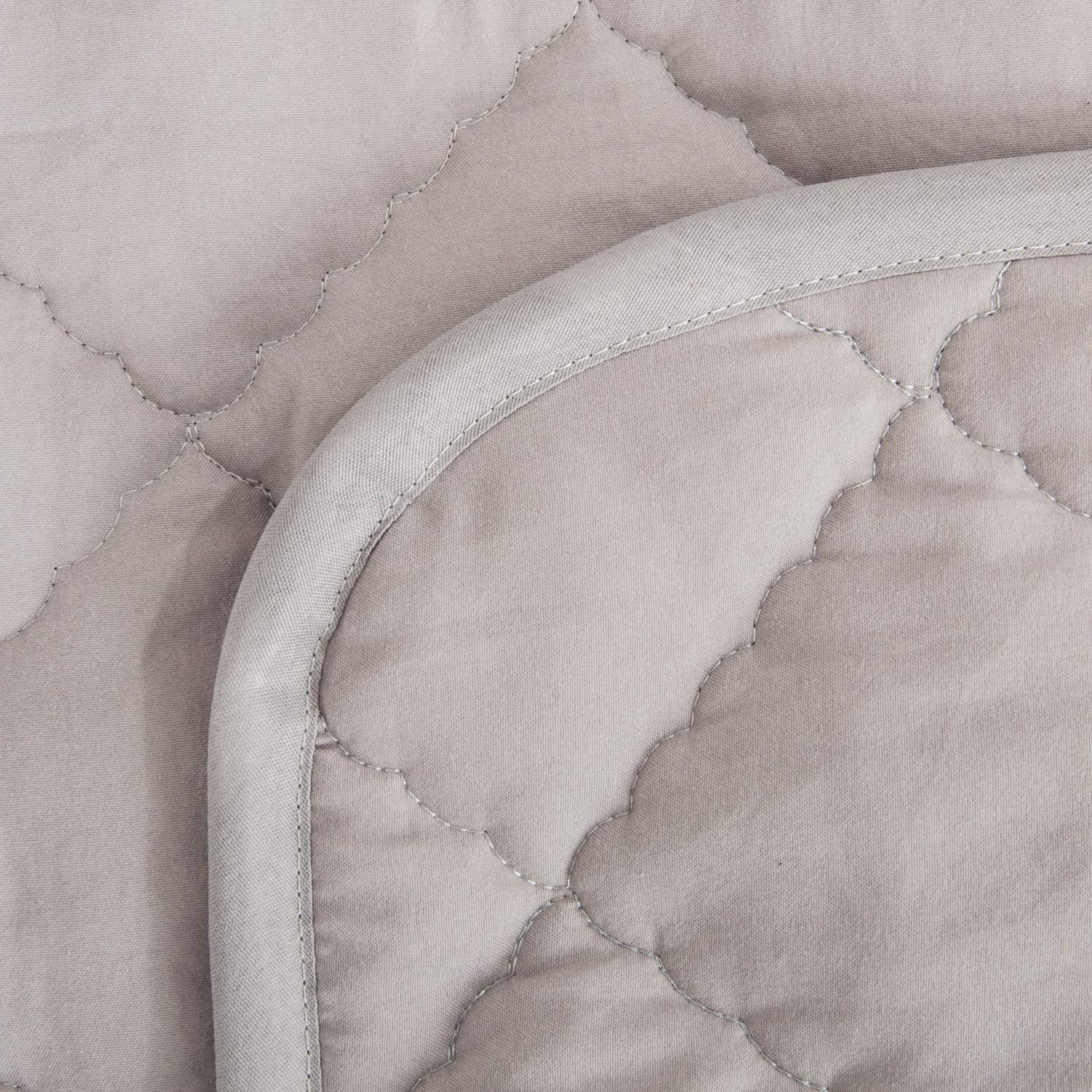 NTBAY quilted stitching pattern on toddler comforter enhances cozy feel.
