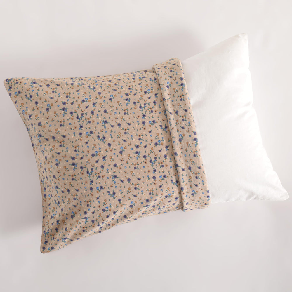 NTBAY envelope-closure pillowcase keeps pillows securely tucked in