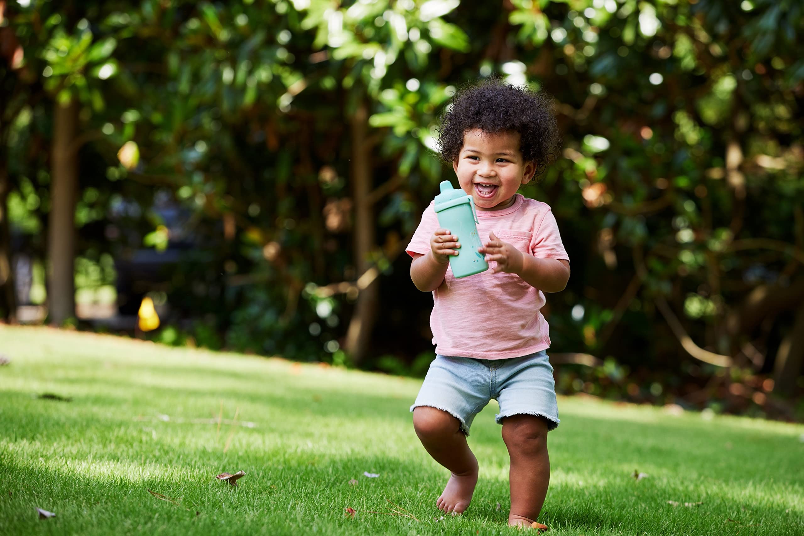 NUK Active on-the-go clip keeps the cup ready.