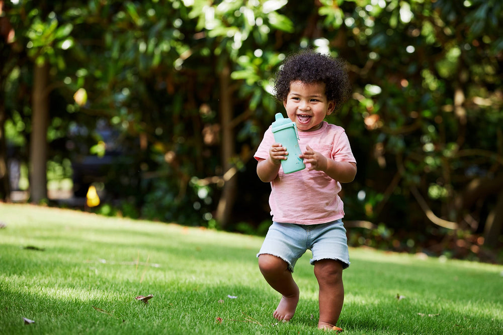NUK Active on-the-go clip keeps the cup ready.