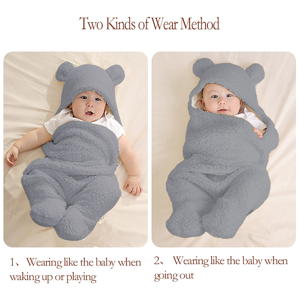 Nunibum baby-safe cotton swaddle breathes to prevent overheating.