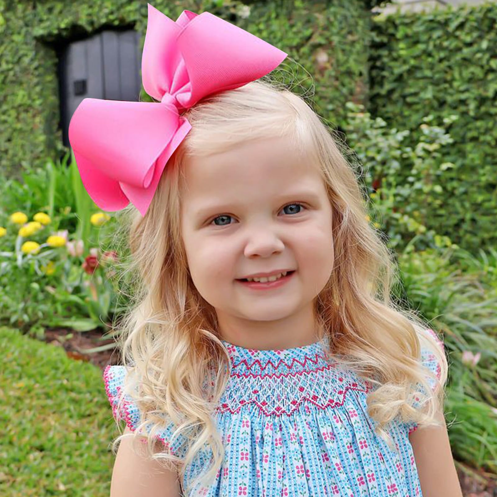 OAOLEER bow for pigtails on baby girls and toddlers.