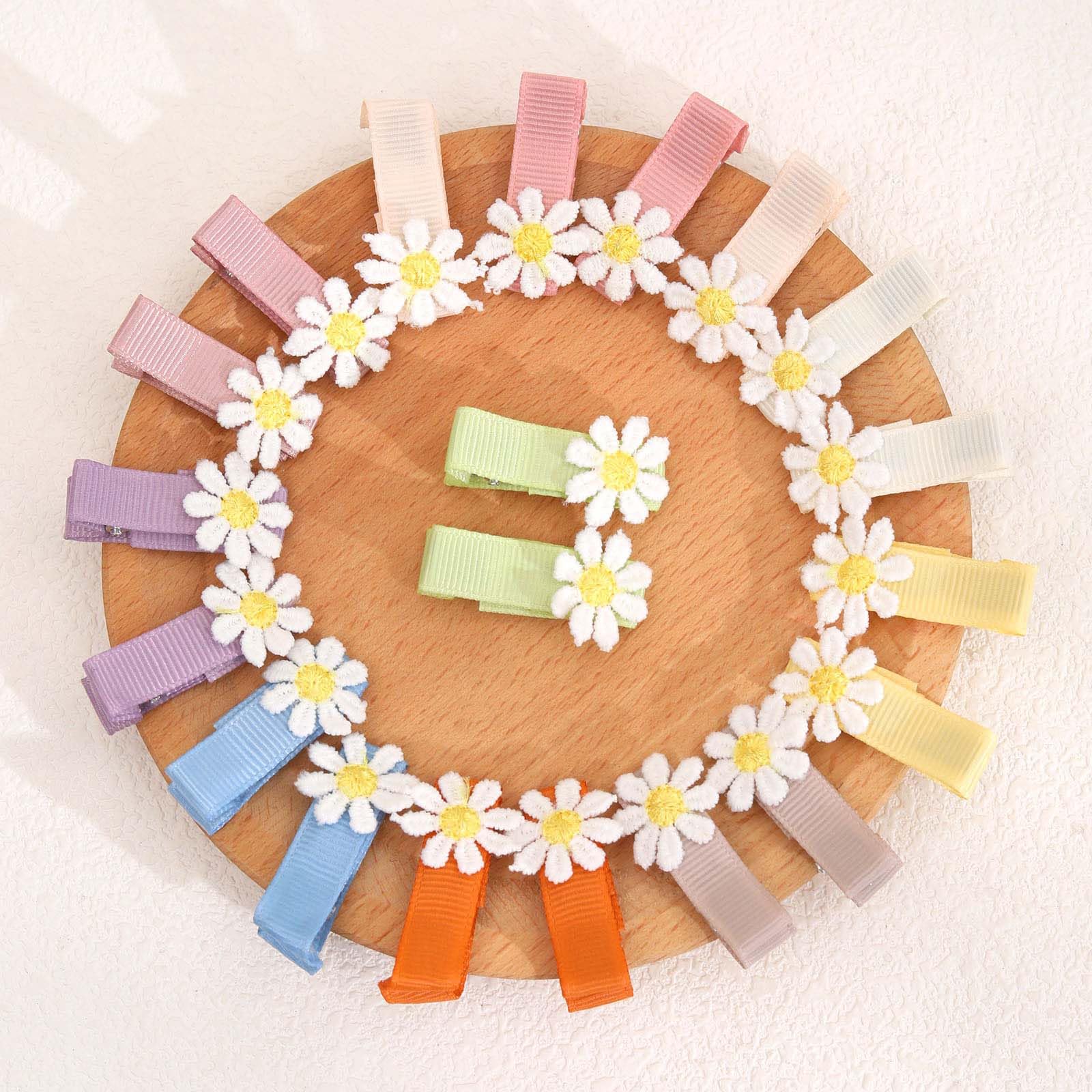 OAOLEER bows suited for baby photography sessions