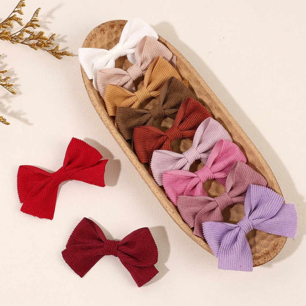 OAOLEER non-slip clip keeps hair away from the face during activities.