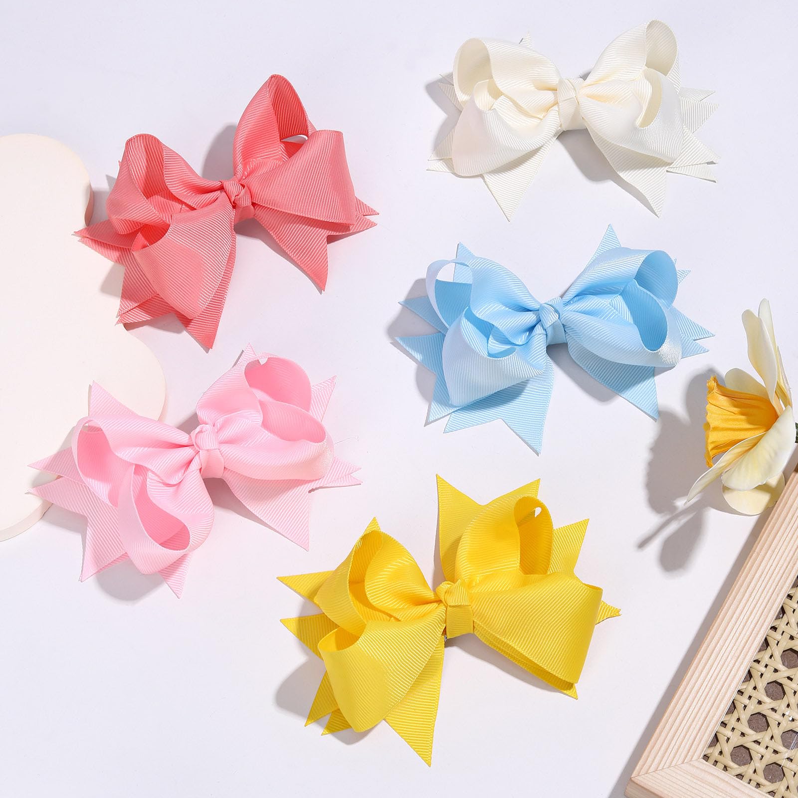 Oaooleer Durable alligator clip bow ensuring secure fit