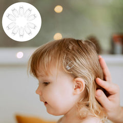 OATIPHO clear mini hair clip highlights outfits with a versatile, timeless look.