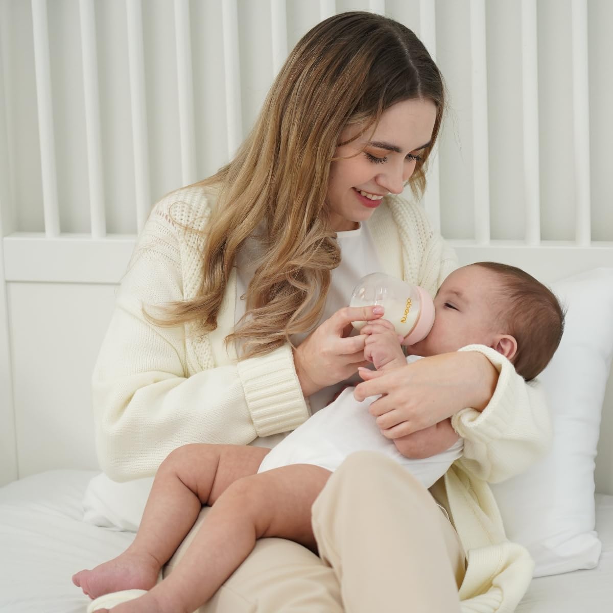 Oberni breast-shaped Nipple Size S supports familiar feeding feel