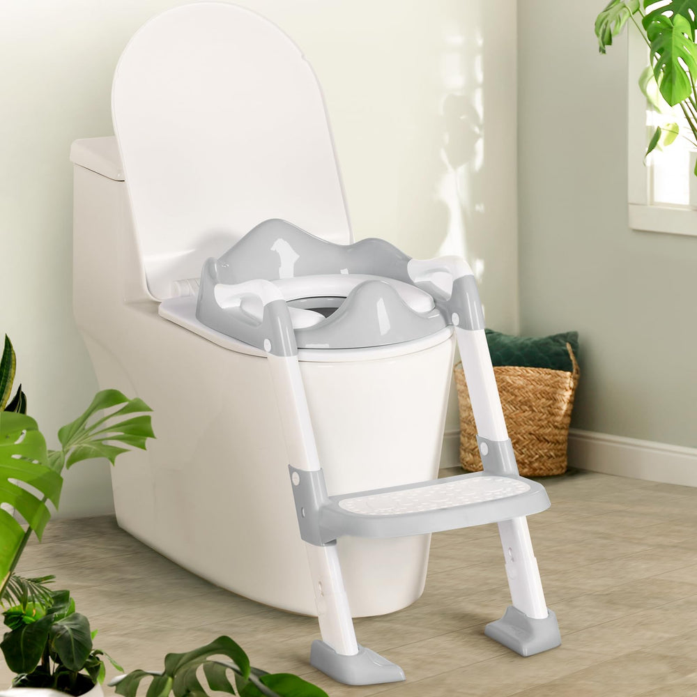 OHKIDS elevated pedal—comfortable step up for small toddlers.