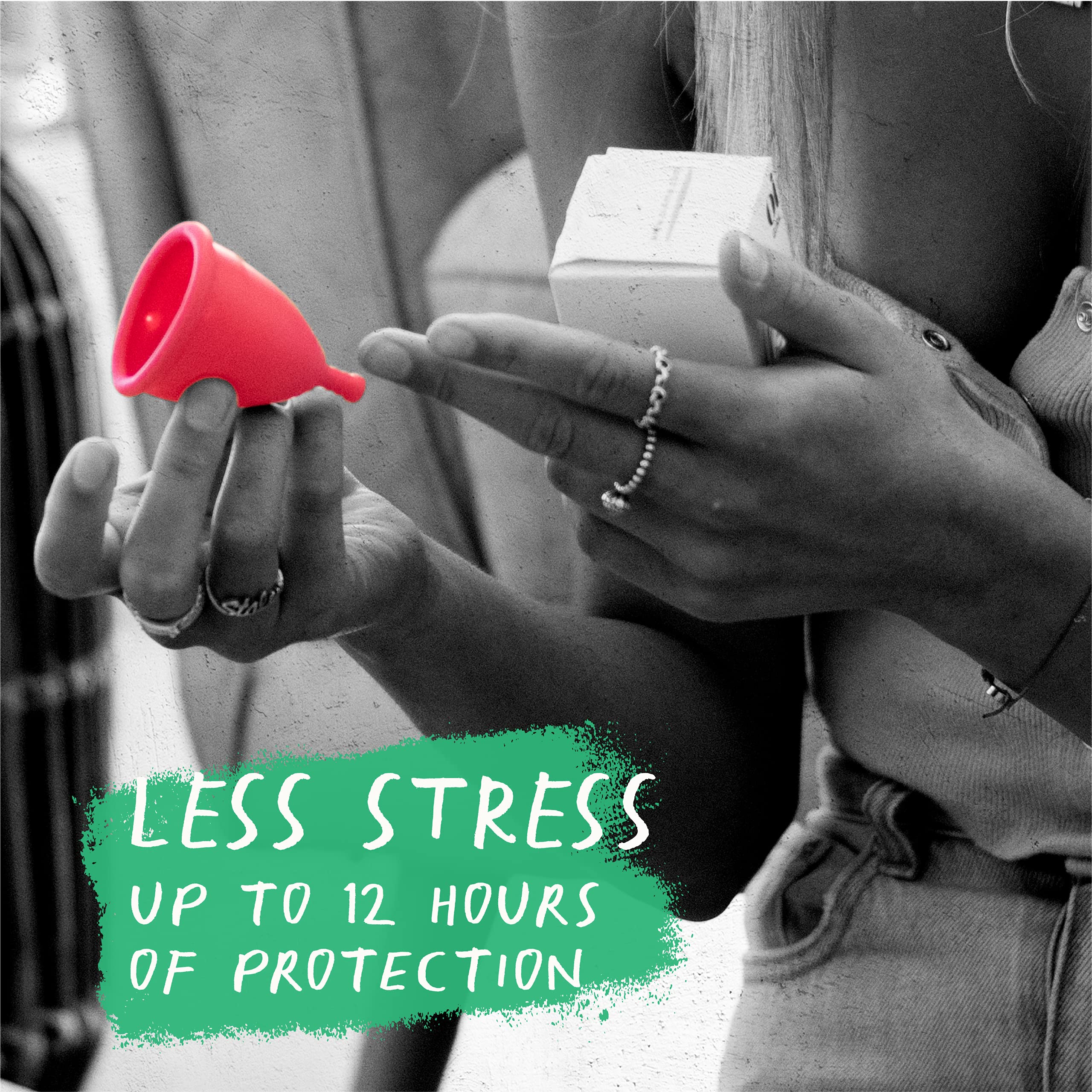 Oi Leak-free silhouette demonstrates reliable performance during daily activities.