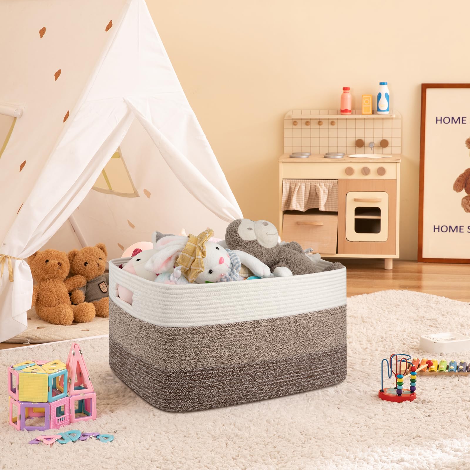 OIAHOMY basket with double-stitched handles for easy lifting.