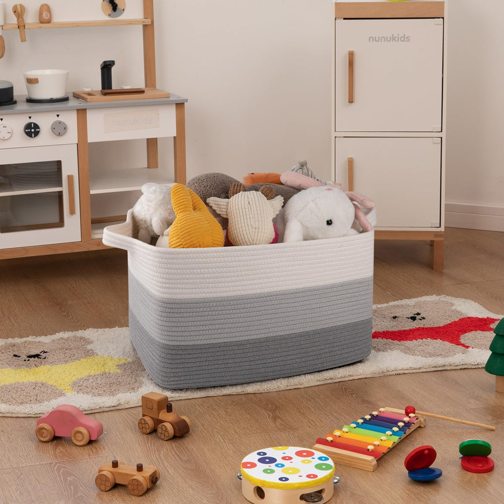 OIAHOMY basket with sturdy handles for easy transport.