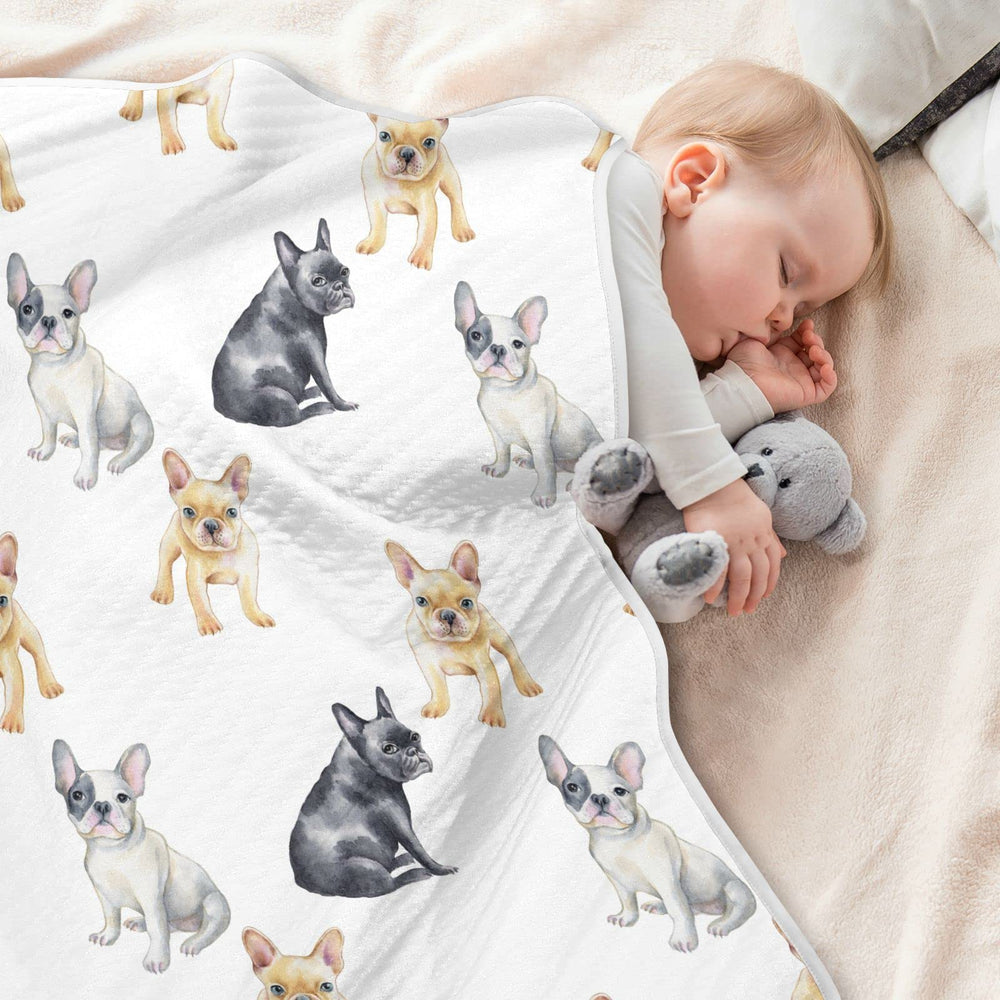 Ollabaky stroller blanket keeps baby warm during outdoor strolls.
