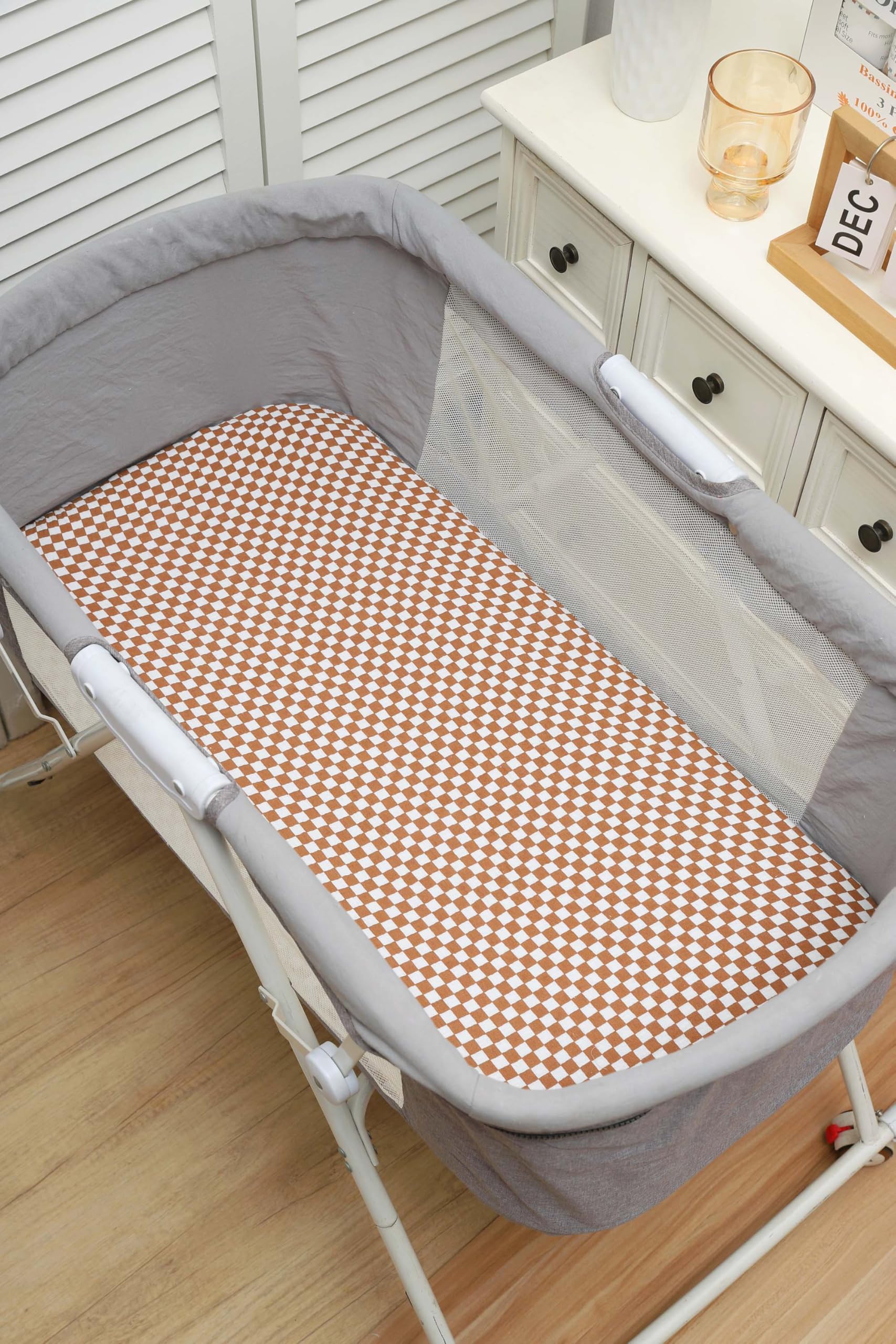 Onacosht muslin bassinet sheet prewashed for extra softness and skin safety.