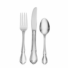 Oneida Chateau 3-Piece Baby Flatware Set close-up reveals fiddleback pattern for toddler meals.