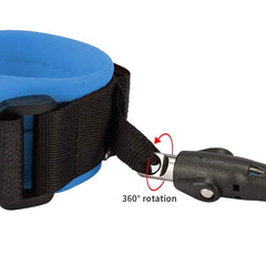 Onwon retractable stainless steel cord keeps child nearby without tangling.