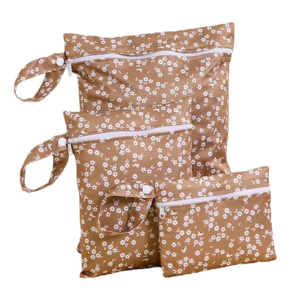 Opgroeie wet bags large zippered pocket keeps diapers organized on the go.