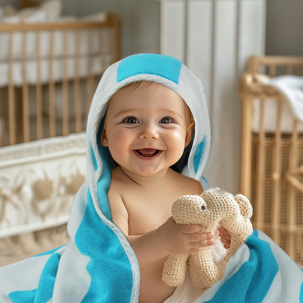 Original Kids 32x32 inch towel in 100% cotton dries baby gently and quickly.