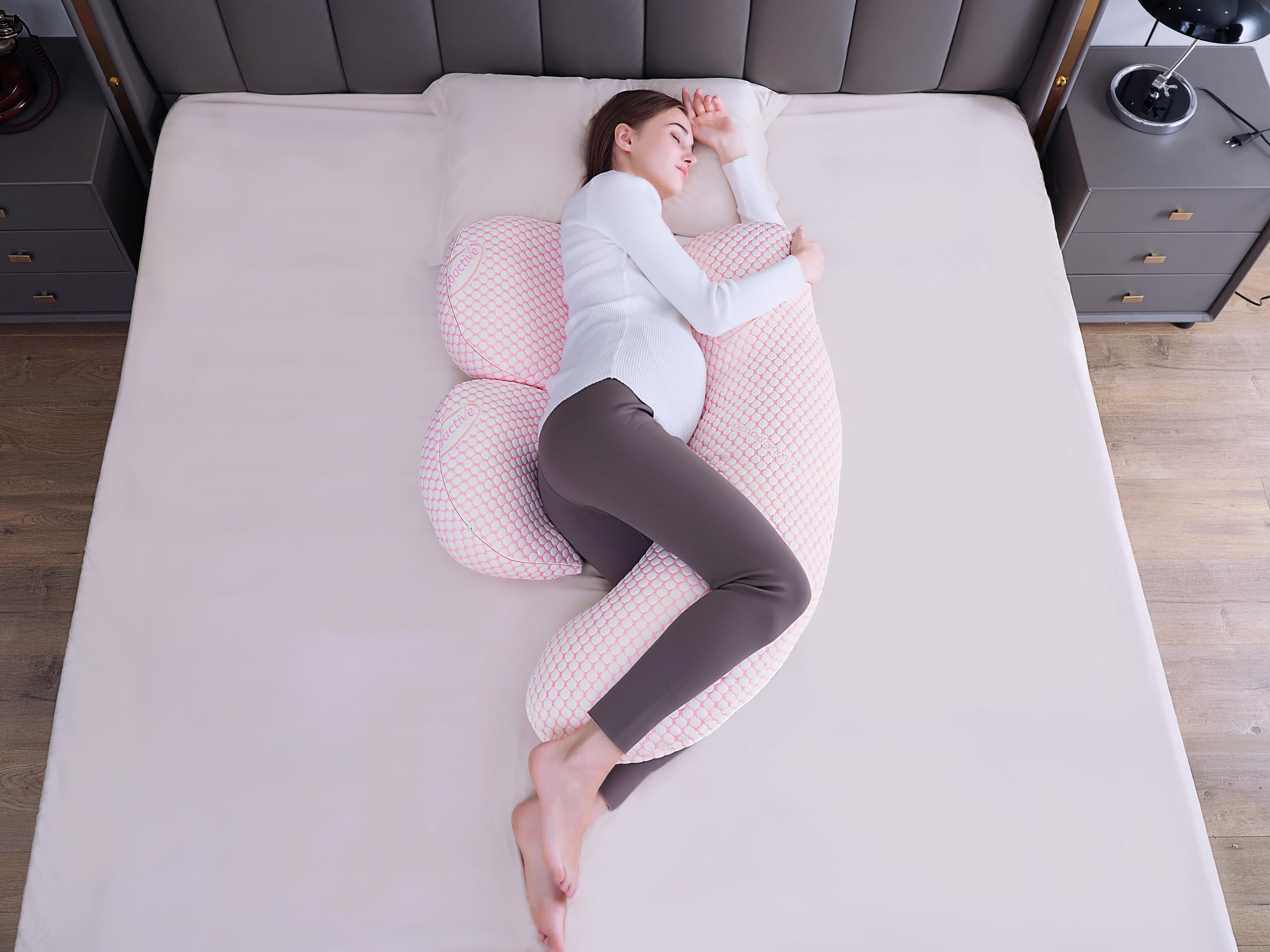 Oternal pillow close-up shows adjustable distance for personalized support