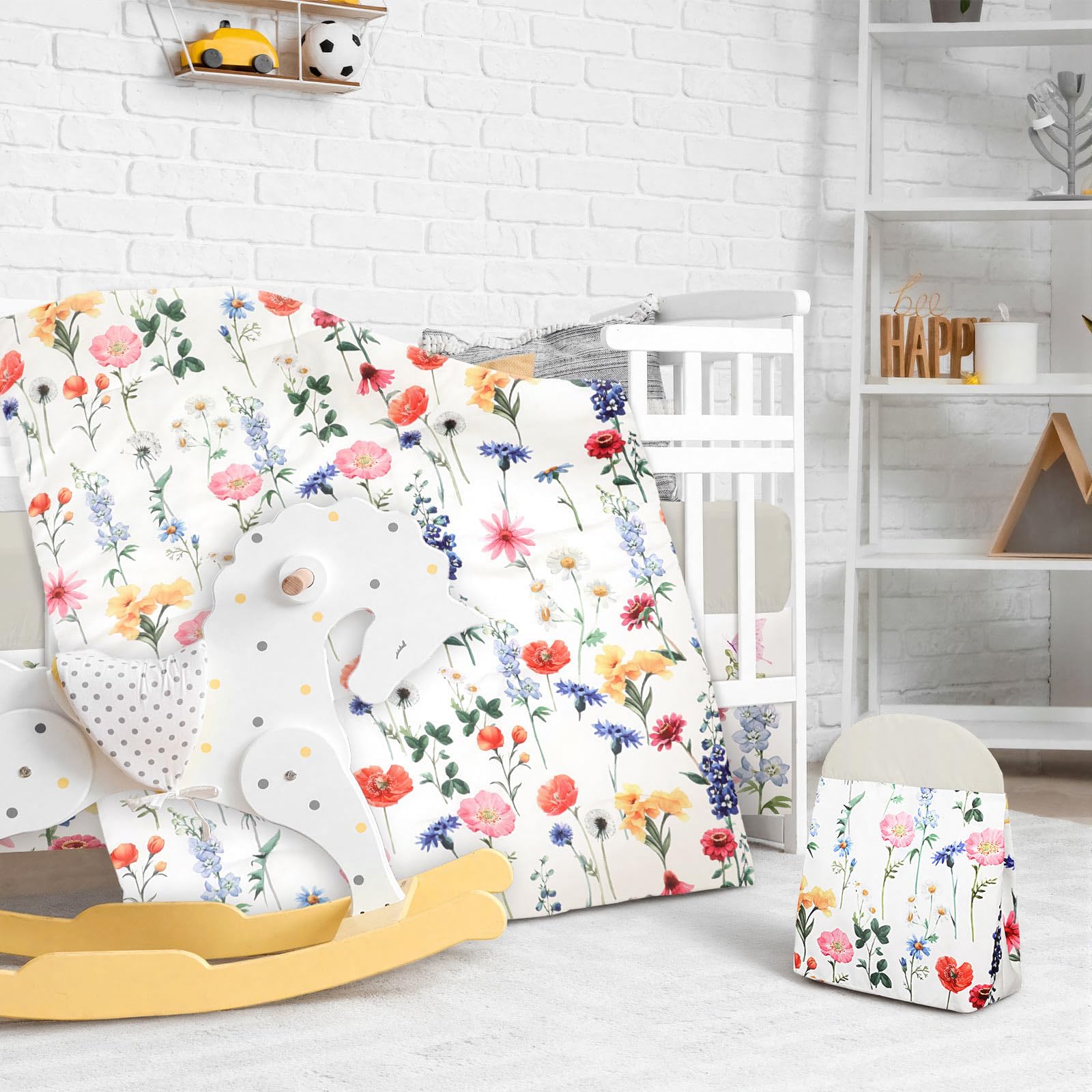 Oudain Spring Flower crib sheet ensures a snug, secure fit.