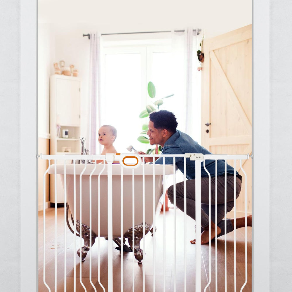 Owlie pressure-mount design holds gate firmly without wall damage.