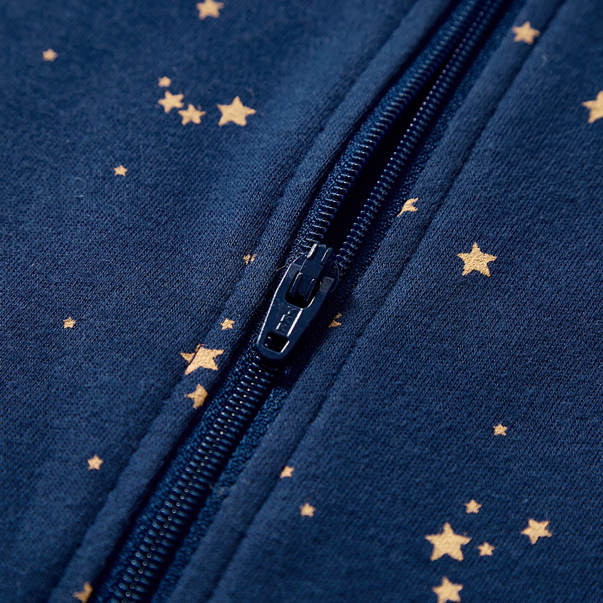 Owlivia long-sleeve design keeps arms cozy during sleep