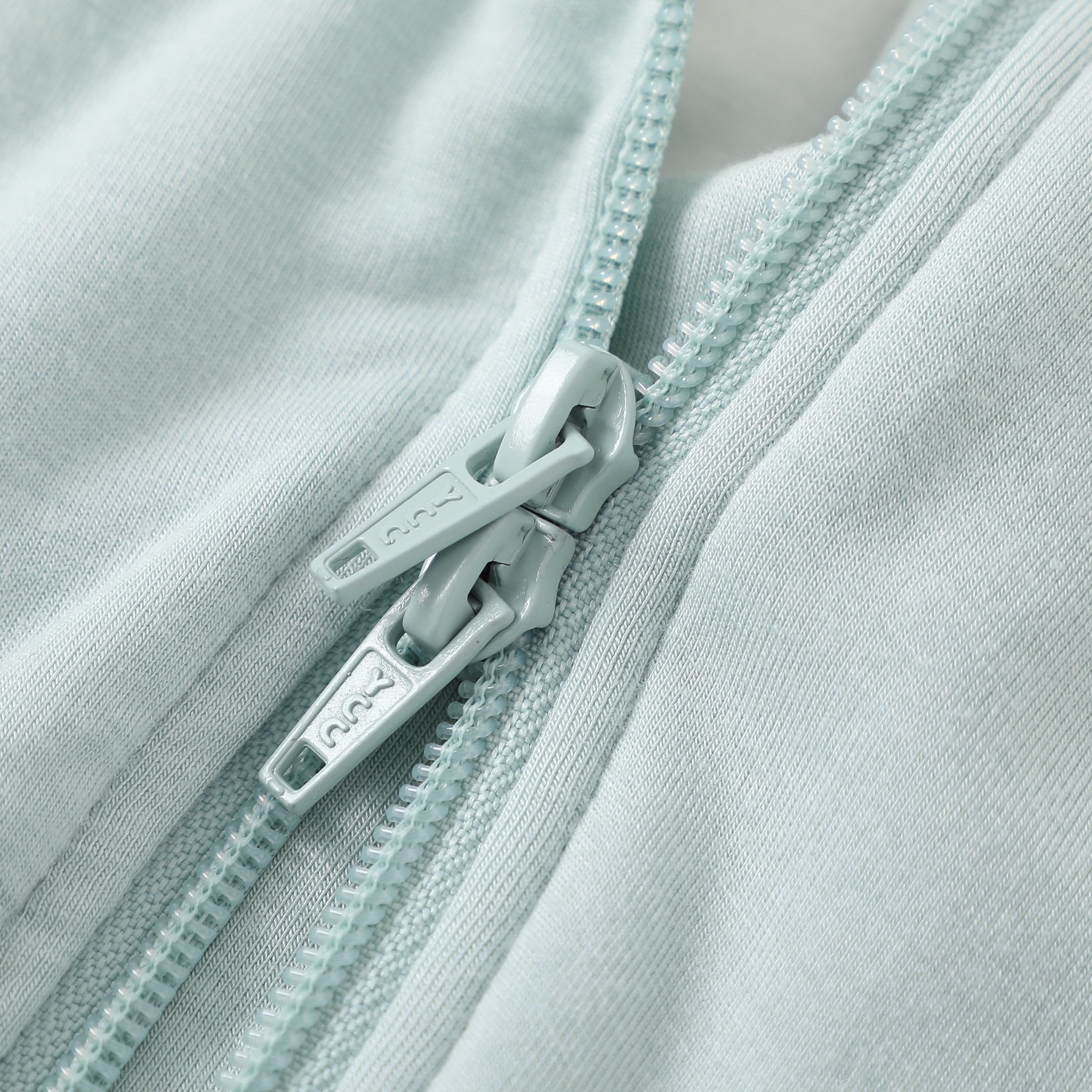 Owlivia sleep sack size range graphic indicating 3-12 months versatility