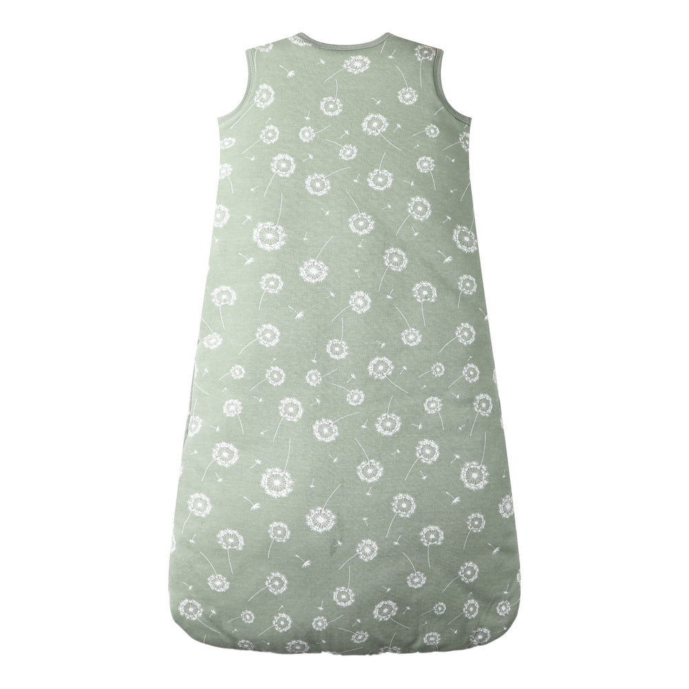 Close-up of Owlivia sleep sack 2-way zipper for easy diaper changes.