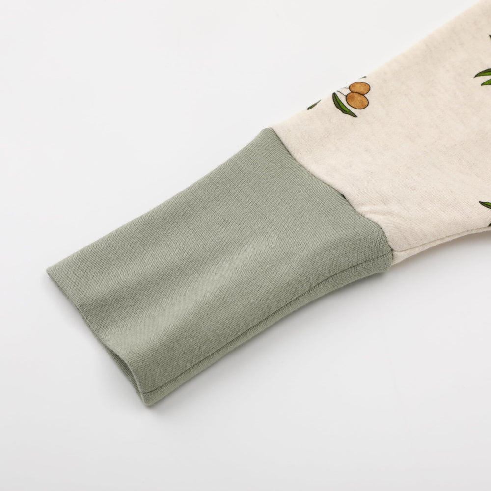 Owlivia sleep bag features vibrant colors and patterns for bedtime exploration.