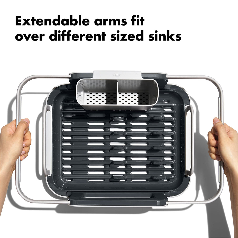 OXO Good Grips brazos ajustables para adaptarse a diferentes fregaderos.