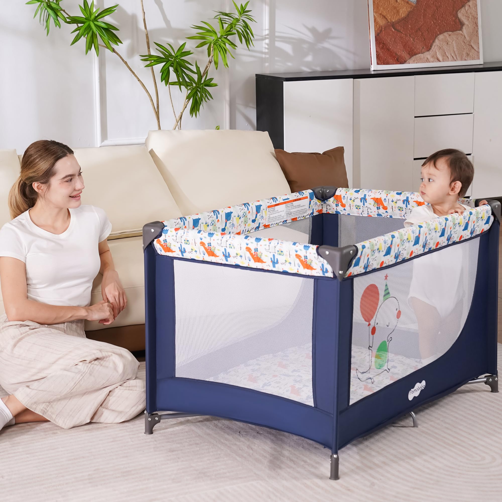 Pamo Babe lightweight 8 kg play yard for quick setup.