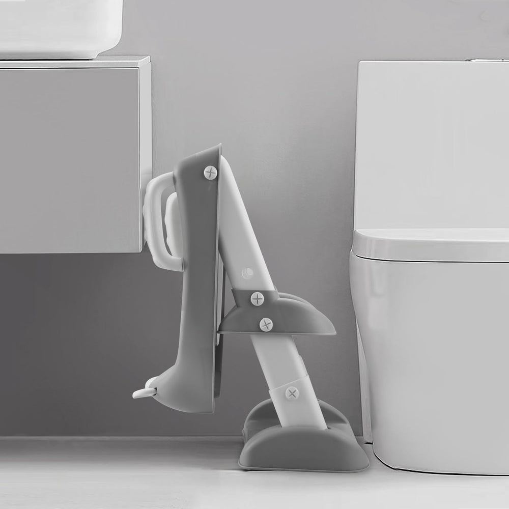 PandaEar contoured splash guard keeps accidents contained.