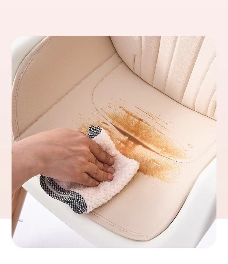 PandaEar high chair wipe-clean surface keeps mealtime tidy.