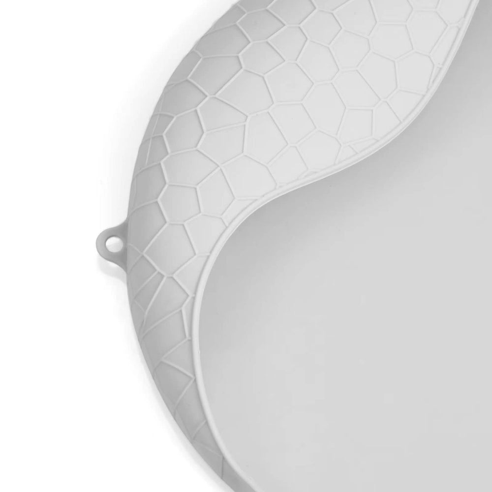 PandaEar waterproof silicone bibs protect outfits during messy meals.