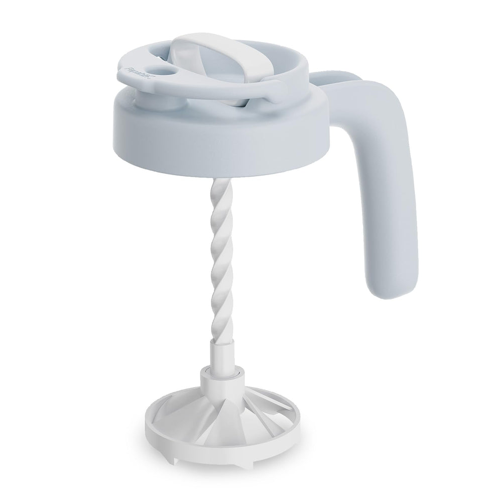 Papablic 32oz mixing pitcher lid closeup with secure seal for fresh formula prep.