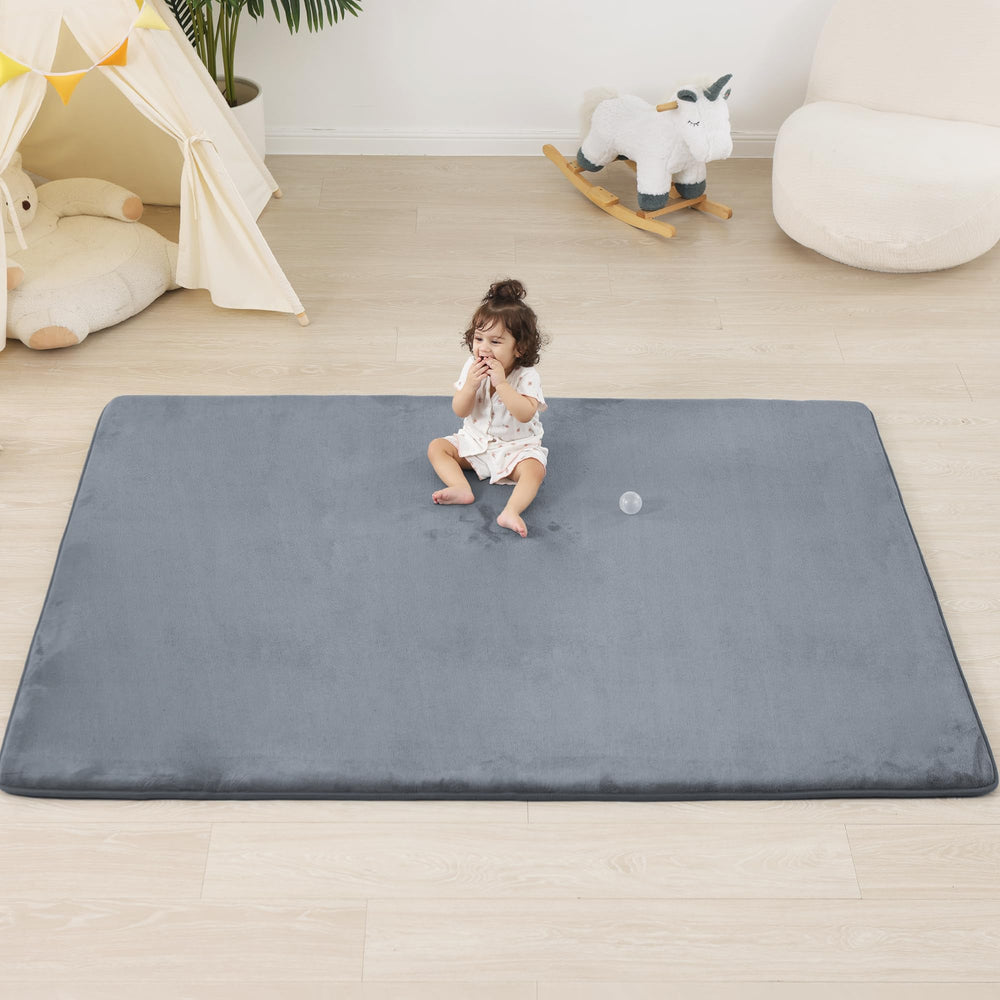 PaPaMat 1.3-inch thick padding close-up showing soft cushioning for crawling
