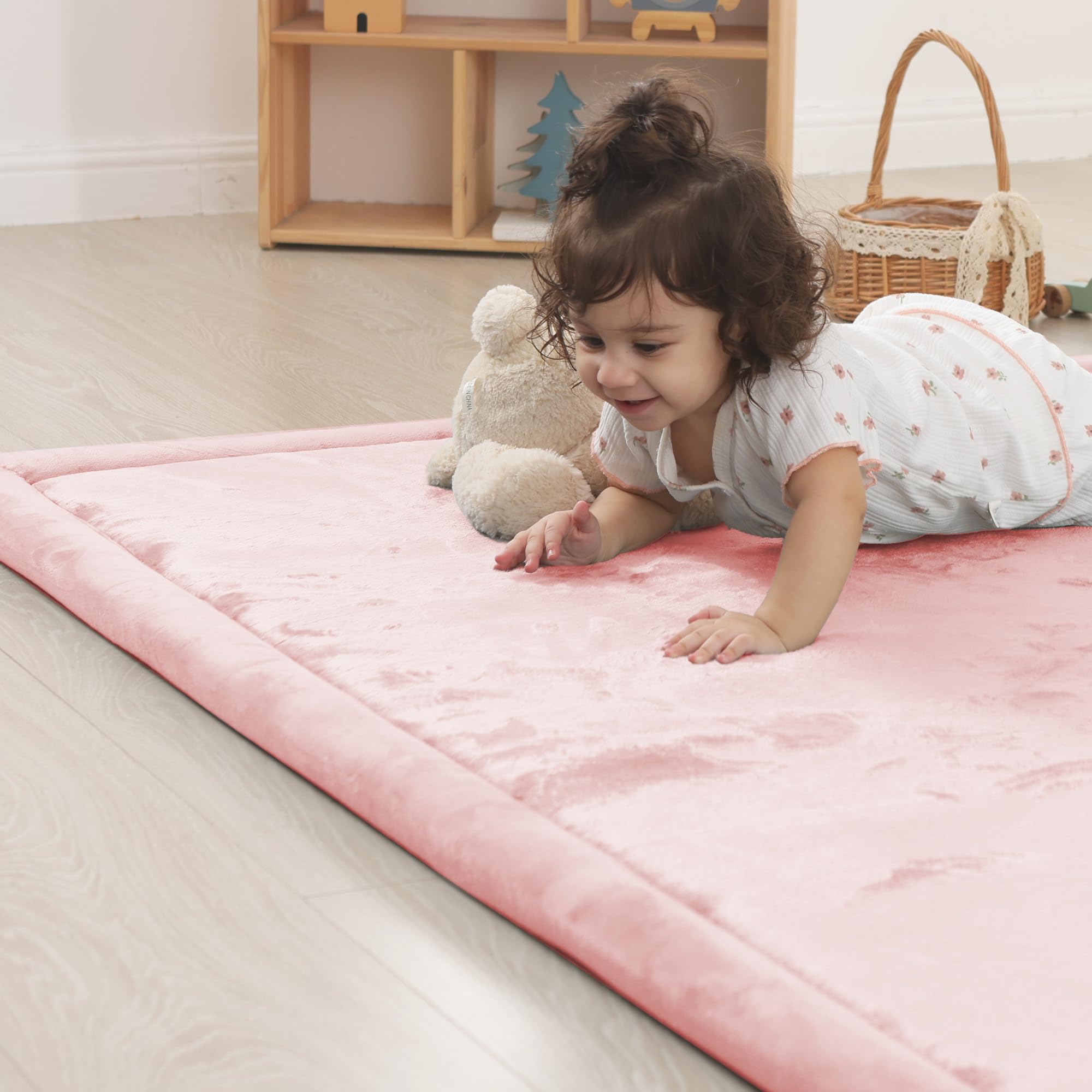 PaPaMat easy-clean surface ready for quick spills