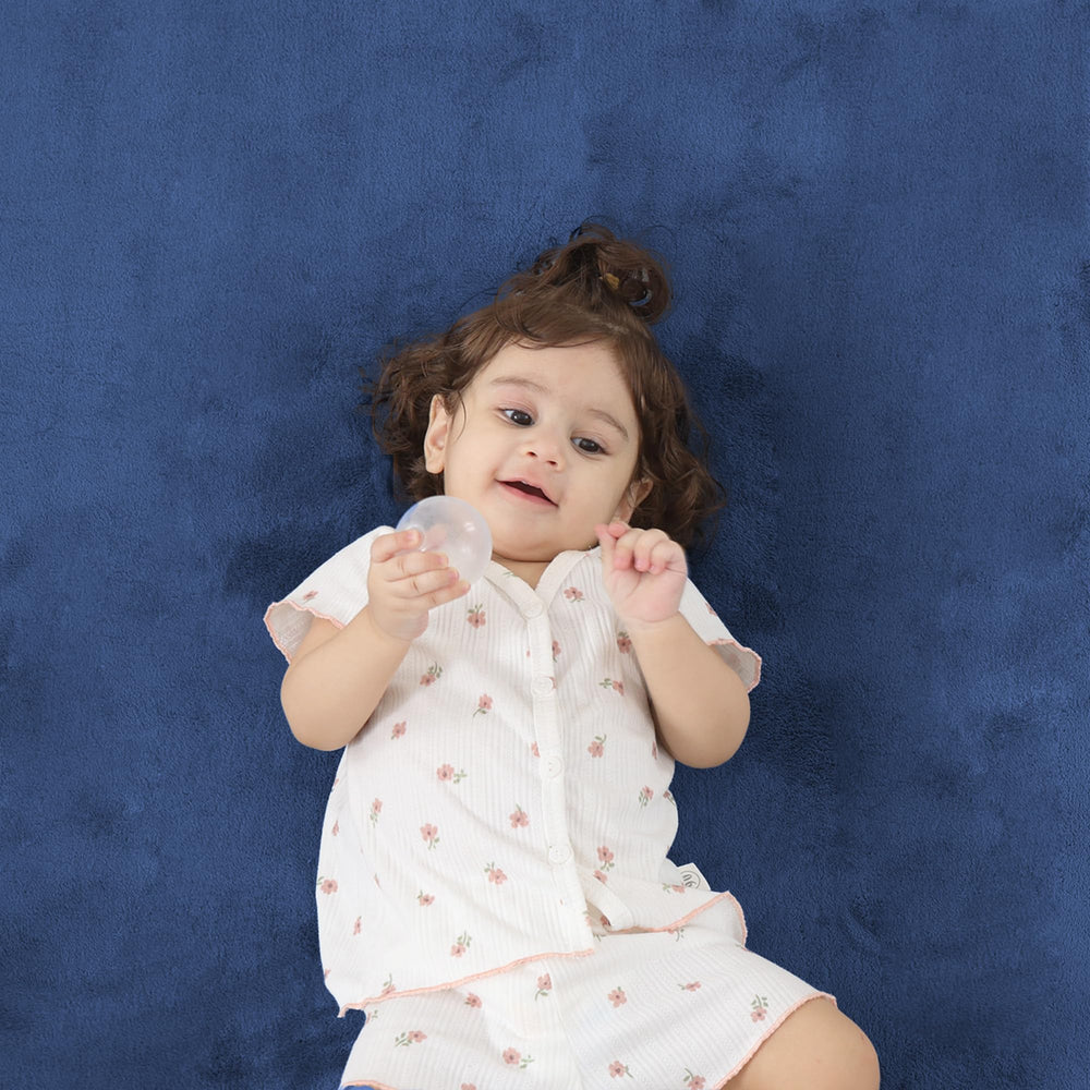 PaPaMat wrinkle-release design helps mats lay flat for neat room aesthetics.