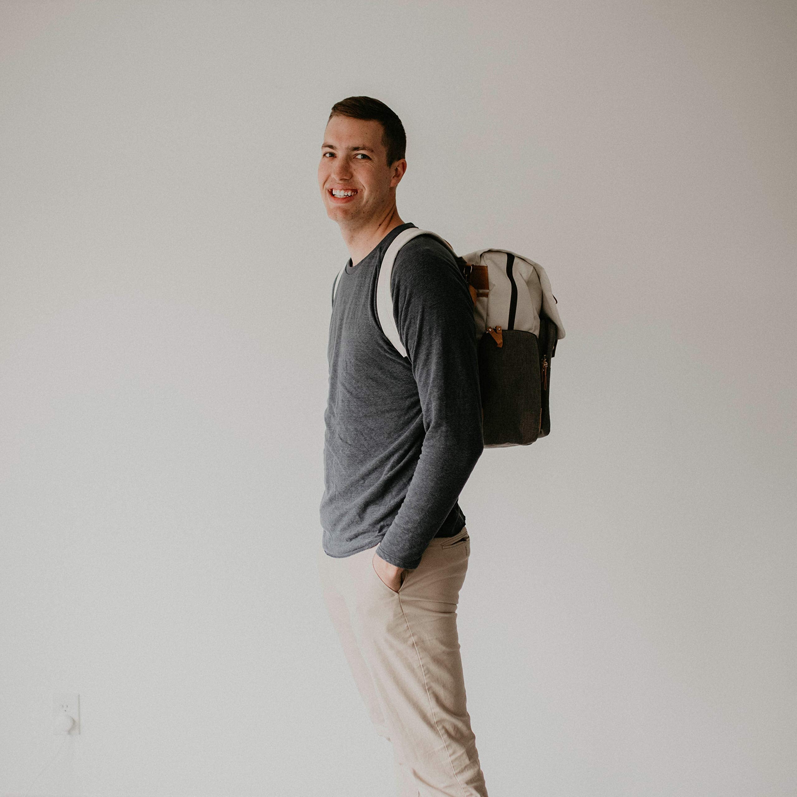 Parker Baby Co. Birch Bag Cream vegan leather accents for a polished look.