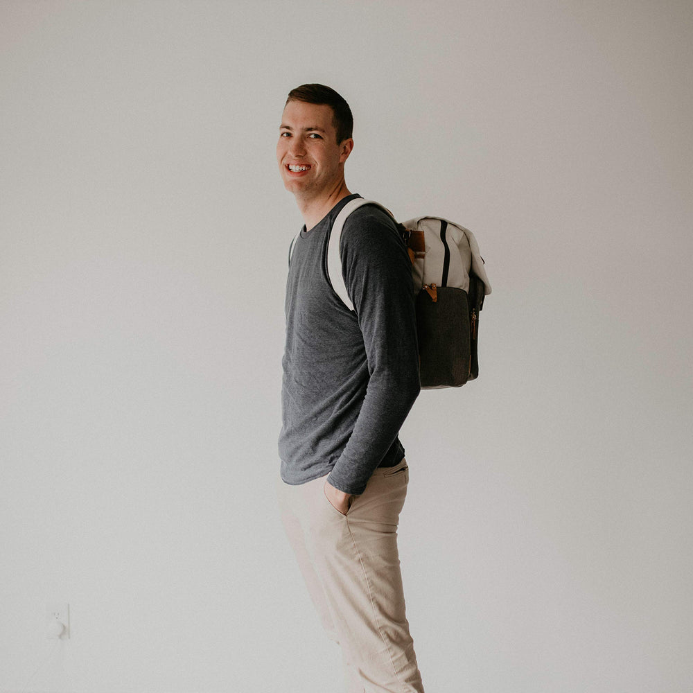 Parker Baby Co. Birch Bag Cream vegan leather accents for a polished look.